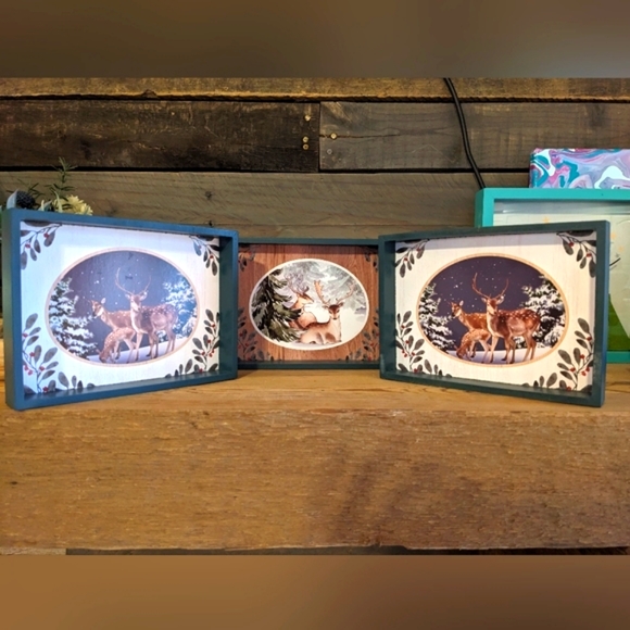 🚨 $5 w/Bundle Purchase 🔥 Set of 3 Deer in Snowy Woods Signs Decor NEW - Picture 1 of 8
